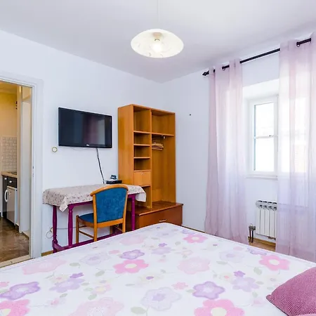 Lion - One Bedroom A1 Daire