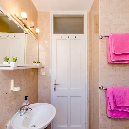 Lion - One Bedroom A1 Daire *